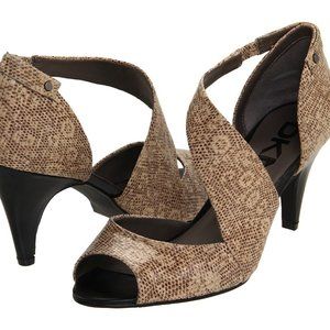 DKNYC Joan heels NEW